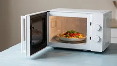 7 potravin, které byste nikdy neměli ohřívat v mikrovlnce