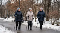 Co je nordic walking aneb proč senioři chodí s holemi
